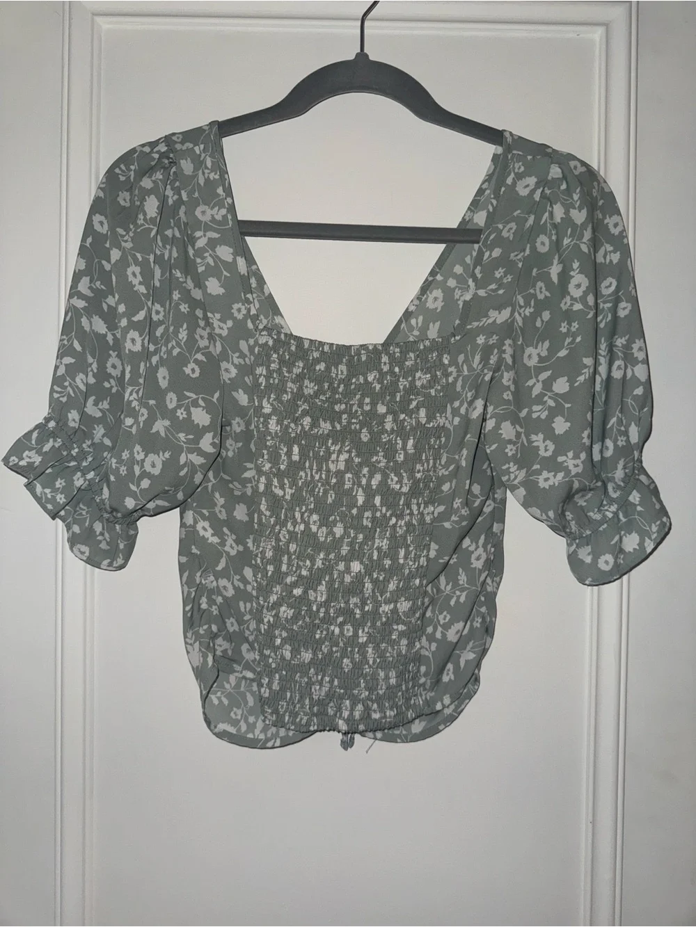 Abercrombie & Fitch Sage Green Floral Ruched Blouse